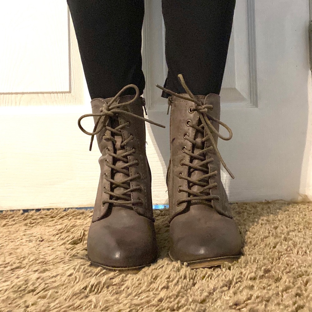 Charlotte Russe Taupe/Gray Heeled Booties Size 9